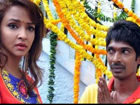 మంచు లక్ష్మిపై సెటైర్లు?.. అతని పనైపోయినట్లే!