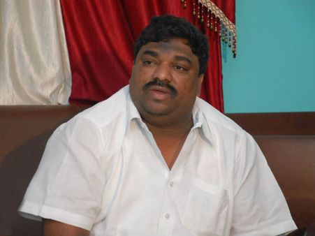 పండక్కి పరాయి సినిమా వద్దు: ‘ఐ’పై వివాదం