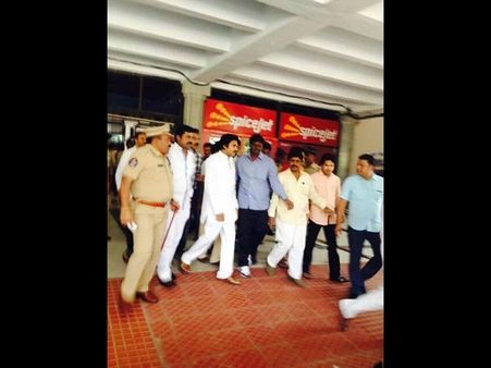 సంక్రాంతి సంబరాల్లో నెల్లూరులో పవన్ (ఫొటో)