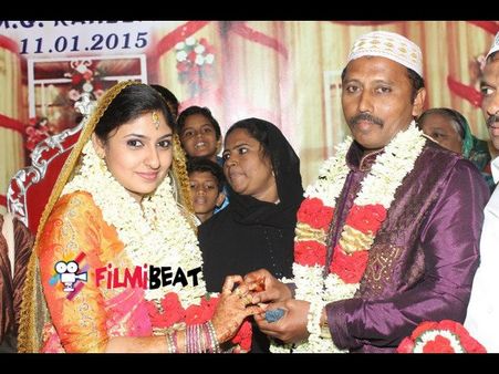 మతం మార్చుకుంది: హీరోయిన్ వివాహం (ఫోటోలు)