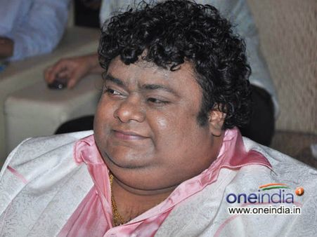 అయినవాళ్లే చక్రిని చంపేసారా? ఫ్యాన్స్ షాక్...