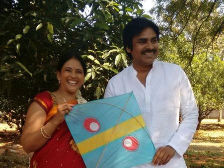 పవన్ కళ్యాణ్ సంక్రాంతి సెలబ్రేషన్స్ ఇలా.. (ఫోటో)