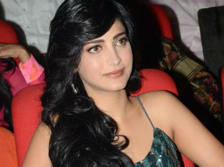 నేను చేయటం లేదు.. శృతిహాసన్ ఖండన