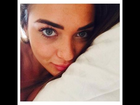 మేకప్ లేకుండా 'ఐ' హీరోయిన్ సెల్ఫీ(ఫొటో)