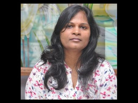 అది నాన్నను కబలిస్తుందనుకోలేదు: ఎంఎస్ కూతురు