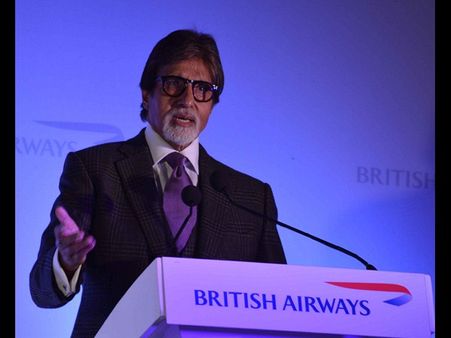 రాజకీయాలకు దూరంగా బాలీవుడ్ మెగాస్టార్