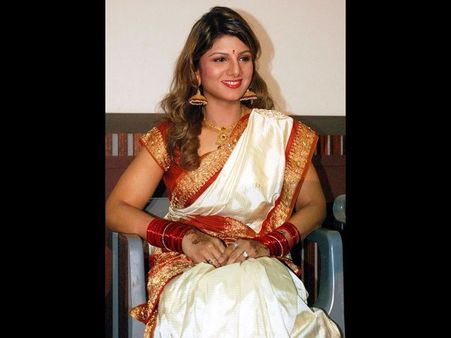 4 కోట్ల నగల కేసు: హాట్ హీరోయిన్ రంభ మళ్లీ వార్తల్లో...