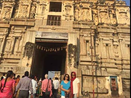 తల్లితో కలిసి రకుల్ ప్రీతి సింగ్ ఇలా...(ఫొటో)