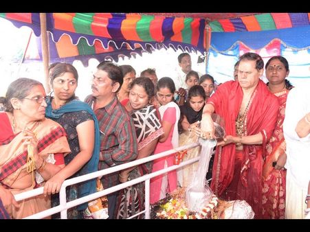 విలన్‌గా రాణించాలనే...: మోహన్ బాబు, టిఎస్సార్‌తో కుంభాభిషేకం (పిక్చర్స్)