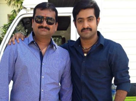 ఎన్టీఆర్ అలా, బండ్ల గణేష్ ఇలా... ఎవరిని నమ్మాలి?