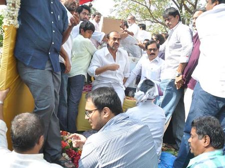 డా.డి. రామానాయుడు గురించి నటి సీత, రాధిక