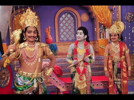 మూడో ఎన్టీఆర్...‘దాన వీర సూర కర్ణ’ (వర్కింగ్ స్టిల్స్)