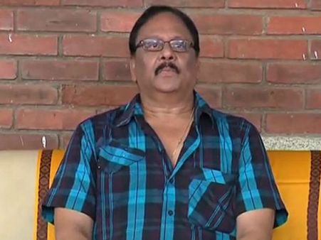 నిమ్స్‌లో చేరిన సినీనటుడు కృష్ణంరాజు