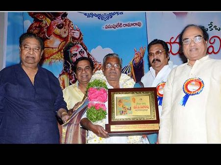 నన్నూ కబ్జా చేస్తారన్న దాసరి, కుల ప్రస్తావన!