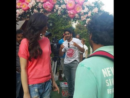 నాగ చైతన్య ‘దోచేయ్’ లొకేషన్లో ఇలా... (ఫోటోస్)