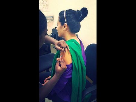 స్వైన్ ఫ్లూ భయంతో త్రిష ఇలా ... (ఫొటో)