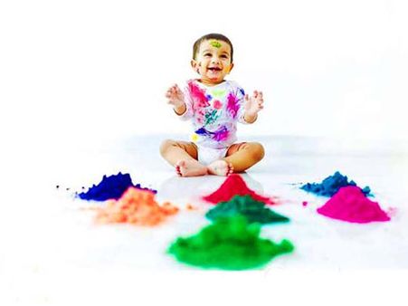 హోళీ సంబరం: బన్నీ కొడుకు, మంచు లక్ష్మి కూతురు