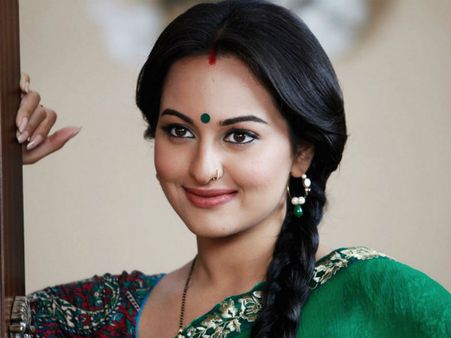 సోనాక్షితో మురుగదాస్ సినిమా, ఆమె తండ్రి కూడా...