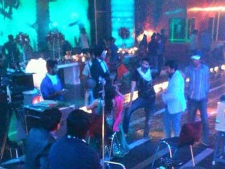 పార్టీ సాంగ్ లో బన్ని,త్రివిక్రమ్, సమంత(ఫొటో)