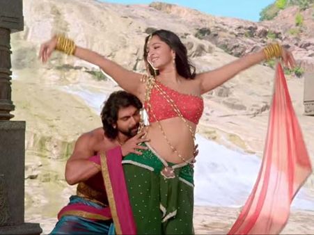 హాట్ టాపిక్: ‘రుద్రమదేవి’ రొమాంటిక్ యాంగిల్!