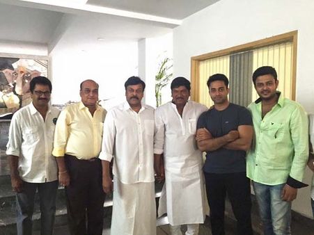 మెగా క్యాంపు సపోర్టు: ఈ ఫోటోయే సాక్ష్యం!