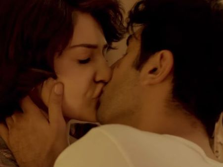 రియల్ లైఫ్‌లో రొమాన్స్ అనుభవించాం: అనుష్క హాట్ కామెంట్