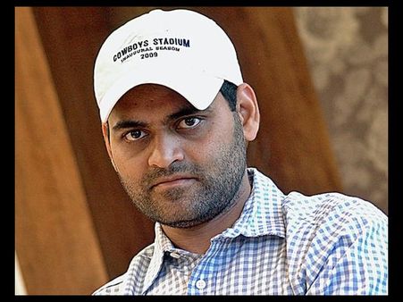 రివ్యూ రైటర్స్ ఫై తెలుగు దర్శకుడు ఓ రేంజిలో ఫైర్