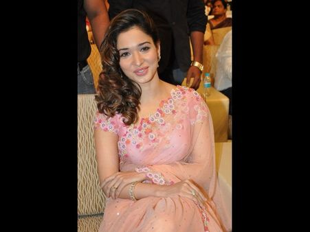 కేసు పెట్టారు..తమన్నాను తీసుకున్నారు