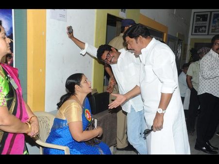 మా ఎన్నికలపై వీడని ఉత్కంఠ: వీడియో సీడీలపై ఆదేశం