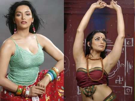 సెక్సీనెస్ కెరాఫ్...మల్లు బ్యూటీస్ (ఫోటో ఫీచర్)