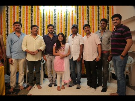 శ్రీనివాసరెడ్డి మేనల్లుడు హీరోగా సినిమా