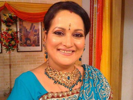 నిర్మాతను మోసం చేసిన నటిపై చీటింగ్ కేసు