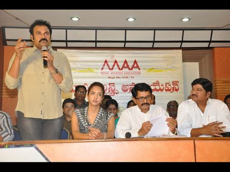 ఆ బ్రతుకెందుకు? జయసుధకు రాజేంద్ర్రప్రసాద్ పంచ్ (ఫోటోస్)