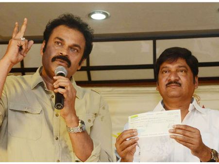 మెగా ఫ్యామిలీ 6 లక్షల విరాళం, మిగతా హీరోలు ముందుకొస్తారా?