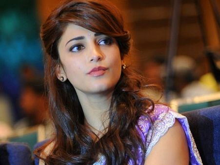 శ్రుతిహాసన్‌ పై కేసు వెనక్కి...తెర వెనుక రాజీ