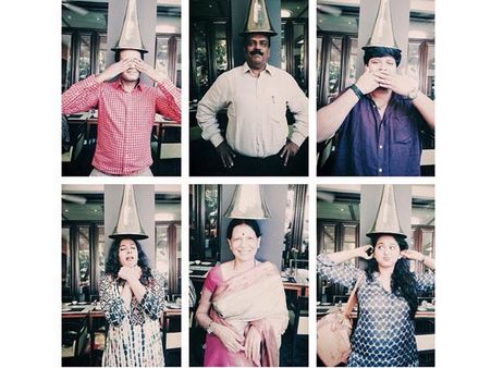 అనుష్క...ఫ్యామిలీ టూర్...ఫన్నీ ఫొటో