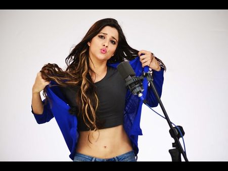 మాధురిమ చాలా హాట్ గురూ..! (ఫోటోస్)