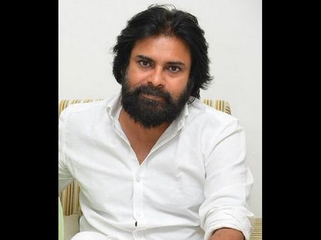 కొత్త ట్విస్ట్: పవన్ గడ్డం...'గబ్బర్‌ సింగ్‌ 2' కోసం కాదా..మరి??