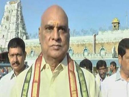 గుండు చేయించుకున్నరాఘవేంద్రరావు