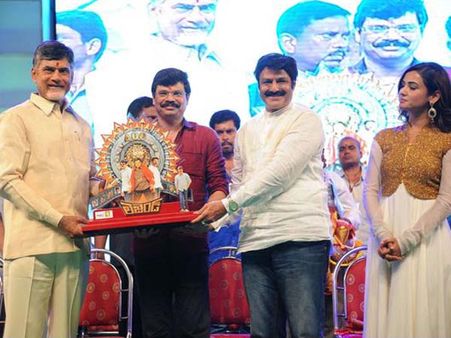 'లెజెండ్‌' అని ఎందుకు పెట్టారో...: చంద్రబాబు ('లెజెండ్‌' 400 డేస్)