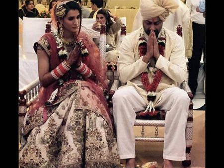 హీరోయిన్‍‌తో డైరెక్టర్ వివాహం, క్రికెటర్ల సందడి (ఫోటోస్)