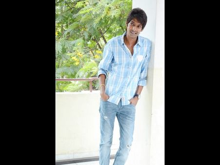 నిర్మాతగా మారిన కమెడియన్ ధనరాజ్..లైఫ్ స్టోరీ