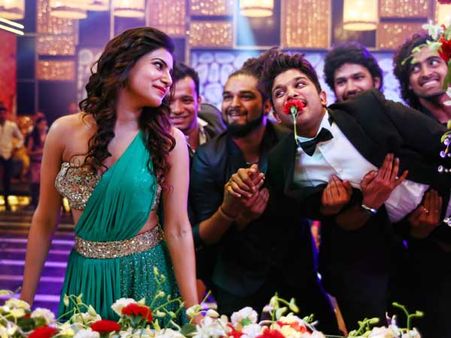 టాప్ 7: అల్లు అర్జున్ s/o సత్యమూర్తి @ 50