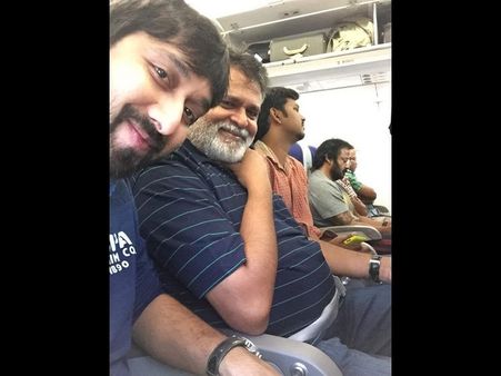 ‘గబ్బర్ సింగ్-2’ లెటెస్ట్ ఇన్ఫో : గుజరాత్ ప్రయాణం (ఫొటోలు)