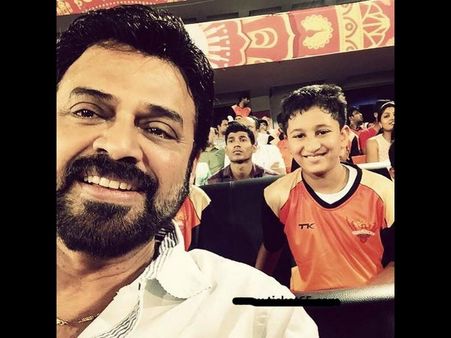 వెంకటేష్, మహేష్ కొడుకు స్టేడియంలో ఇలా... (ఫొటో)