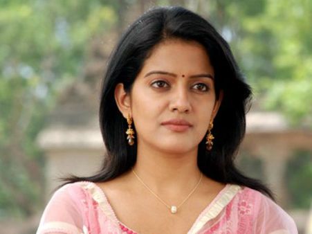 గ్యాంగ్ రేప్ : హీరోయిన్ సీరియస్, బూతు కామెంట్స్