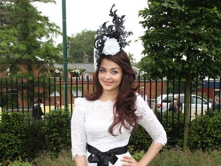 ఐశ్వర్య రాయ్ రీ ఎంట్రీ మూవీ ‘జజ్బా’ ఫస్ట్ లుక్ (ఫోటో)