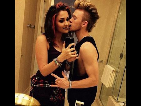 మైఖేల్ జాక్సన్ కూతురు బాయ్ ఫ్రెండుతో ఇలా.. (ఫోటో)