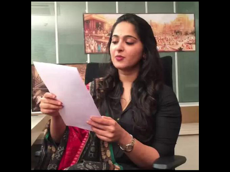 ఏం మాట్లాడింది?‌: ఫ్యాన్స్ తో అనుష్క సరదా ముచ్చట్లు