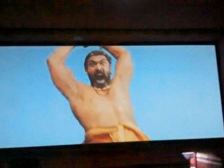 'బాహుబలి' ట్రైలర్ రివ్యూ